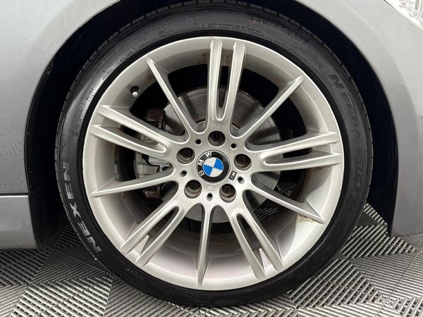 2010-BMW-3-Series-323i-M-Sport image:3