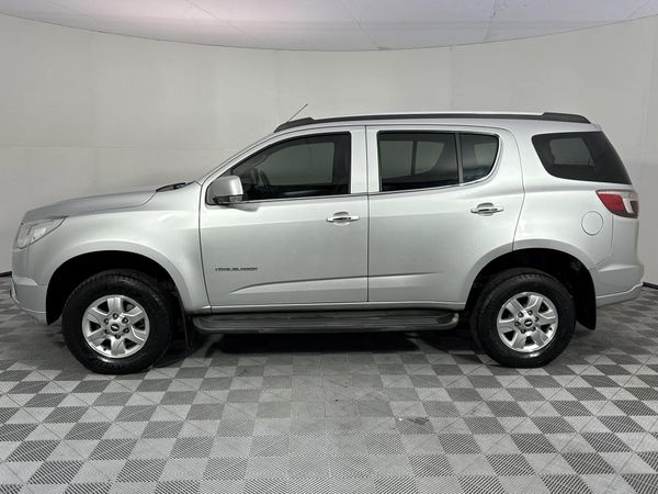 2015-Chevrolet-Trailblazer-25-LT image:16