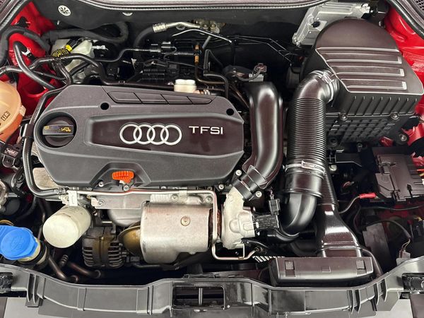 2013-Audi-A1-14-TFSI-3-dr-Attraction-Auto image:11