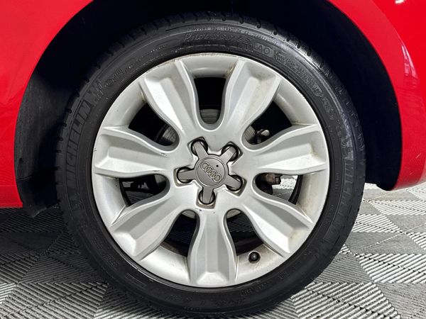 2013-Audi-A1-14-TFSI-3-dr-Attraction-Auto image:5