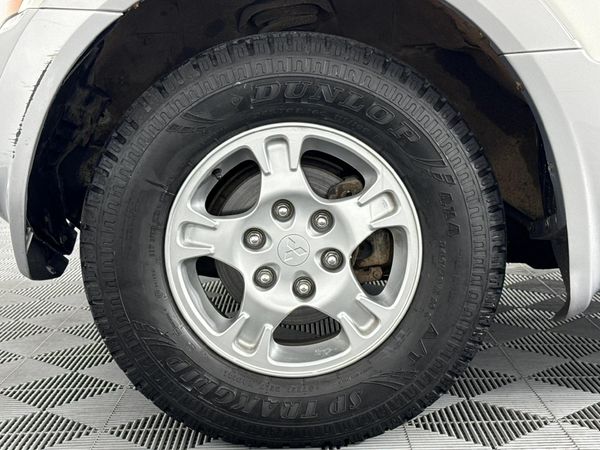 2002-Mitsubishi-Pajero-3200-DI-D-Auto-3-dr image:3