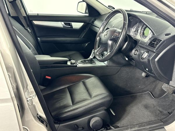 2007-Mercedes-Benz-C-Class-C-280-Avantgarde-Auto image:9