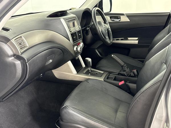 2011-Subaru-Forester-25-XT-Premium-Auto image:8
