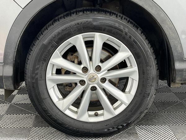 2015-Nissan-Qashqai-15-dCi-Acenta-Tech image:4