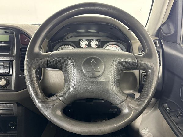 2006-Mitsubishi-Pajero-3200-DI-D-GLX-Auto image:11