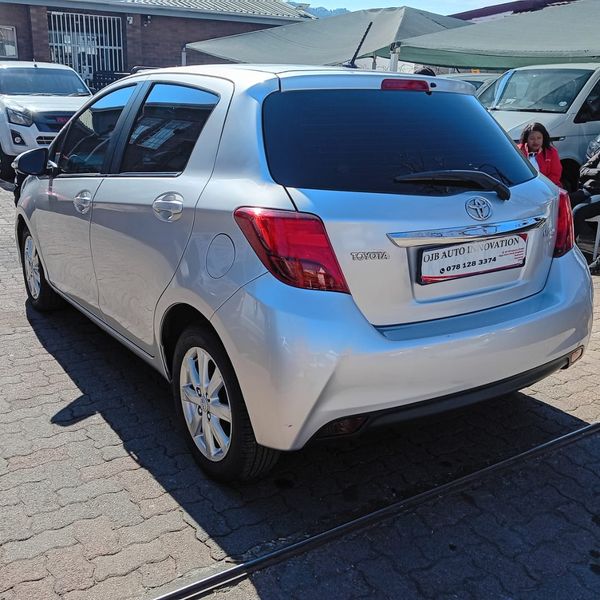 2015-Toyota-Yaris-13-5-dr image:5