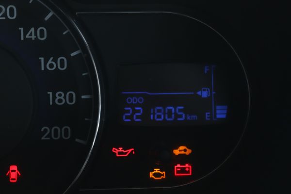 2014-Hyundai-i10-11-GLS-Motion image:13