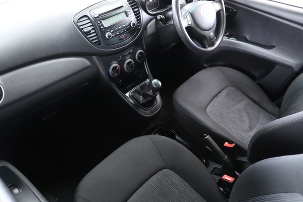 2014-Hyundai-i10-11-GLS-Motion image:18