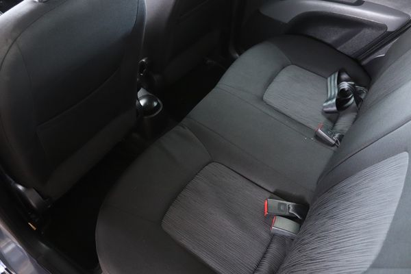 2014-Hyundai-i10-11-GLS-Motion image:19