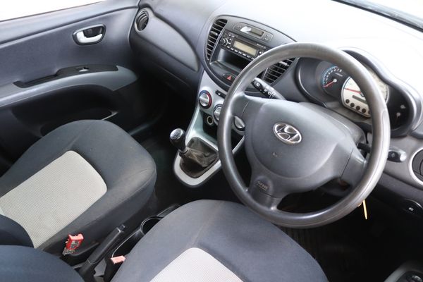 2010-Hyundai-i10-12-GLS image:16