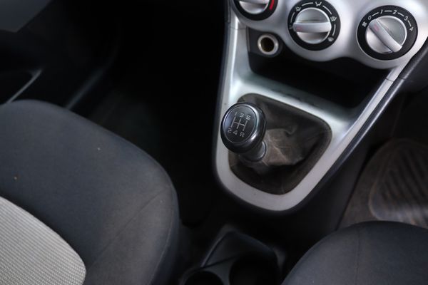 2010-Hyundai-i10-12-GLS image:18