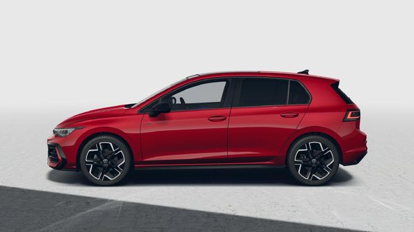 2026-Volkswagen-Golf-14-TSI-R-Line-Auto-110kw image:1
