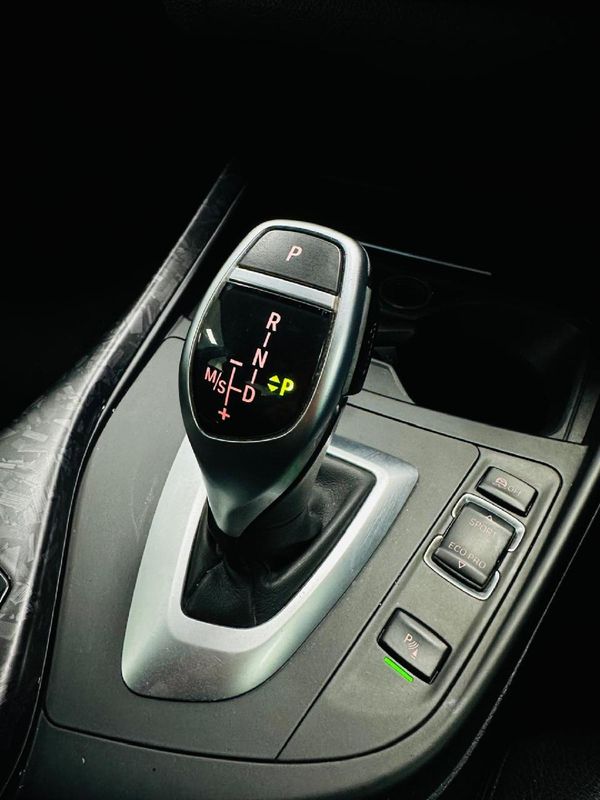 2016-BMW-2-Series-M235i-Coupe-Auto image:11