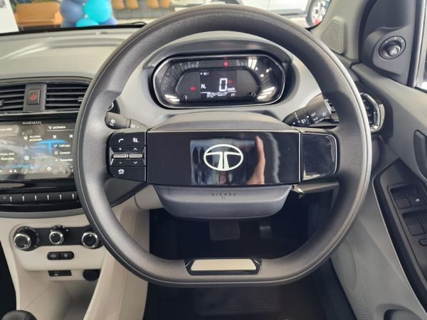 2026-TATA-Tiago-12-XT-Auto image:10