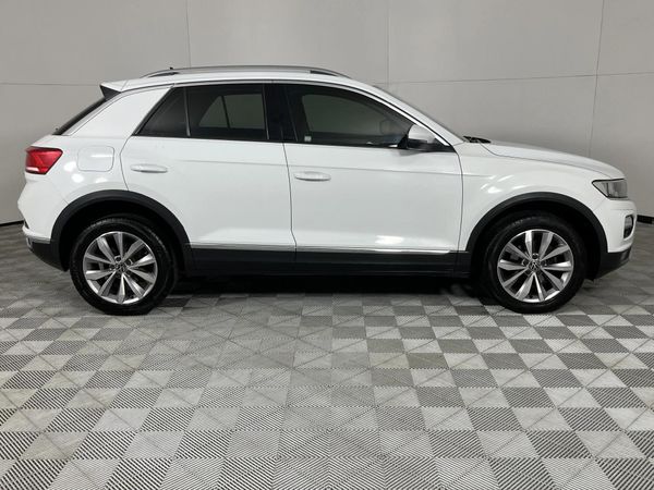 2021-Volkswagen-T-Roc-14-TSI-Design-Auto image:17