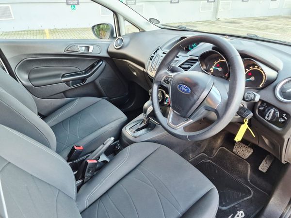2015-Ford-Fiesta-10-EcoBoost-Trend-Auto-5-dr image:14