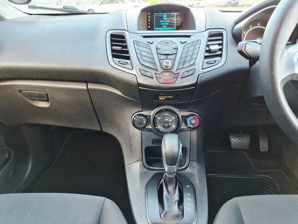 2015-Ford-Fiesta-10-EcoBoost-Trend-Auto-5-dr image:20