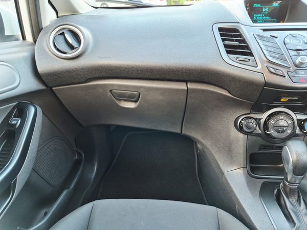 2015-Ford-Fiesta-10-EcoBoost-Trend-Auto-5-dr image:21