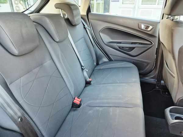 2015-Ford-Fiesta-10-EcoBoost-Trend-Auto-5-dr image:22