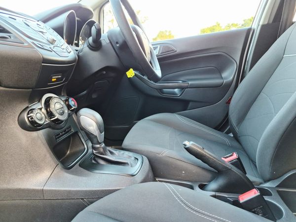 2015-Ford-Fiesta-10-EcoBoost-Trend-Auto-5-dr image:28