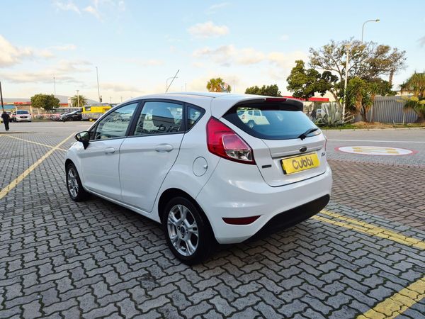 2015-Ford-Fiesta-10-EcoBoost-Trend-Auto-5-dr image:6