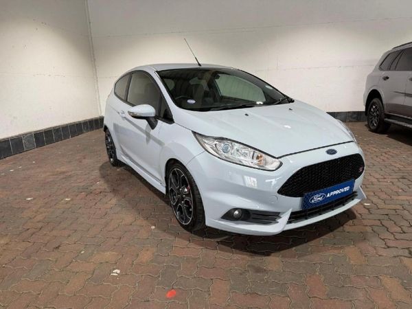 2017-Ford-Fiesta-ST-200-16-EcoBoost-3-dr image:11