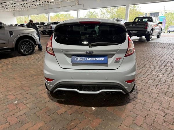 2017-Ford-Fiesta-ST-200-16-EcoBoost-3-dr image:6