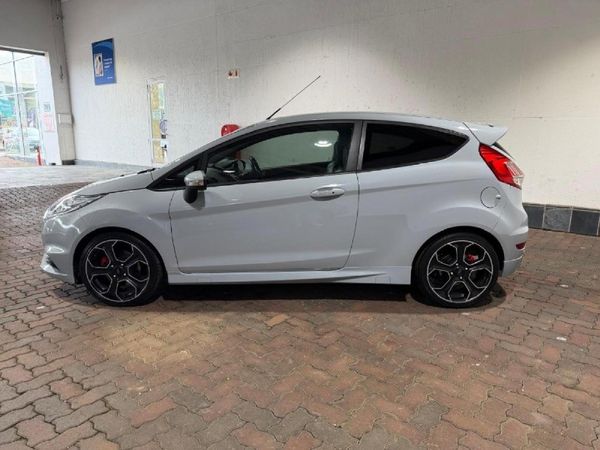 2017-Ford-Fiesta-ST-200-16-EcoBoost-3-dr image:8
