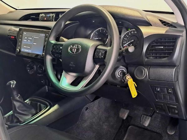 2024-Toyota-Hilux-24-GD-6-Raider-4x4-Double-Cab image:16