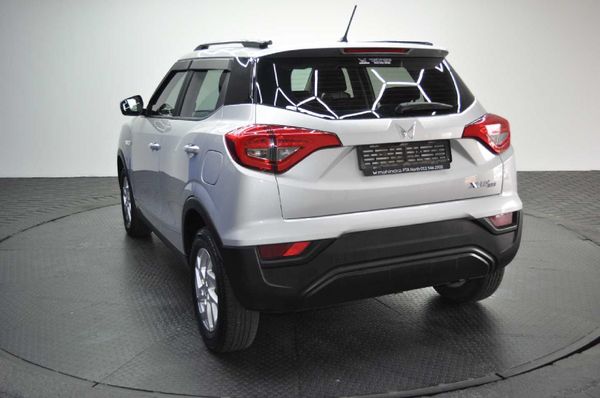 2024-Mahindra-XUV-300-15D-W6 image:9