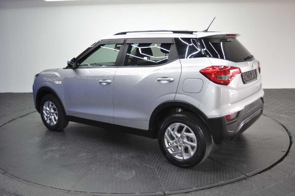 2024-Mahindra-XUV-300-15D-W6 image:10