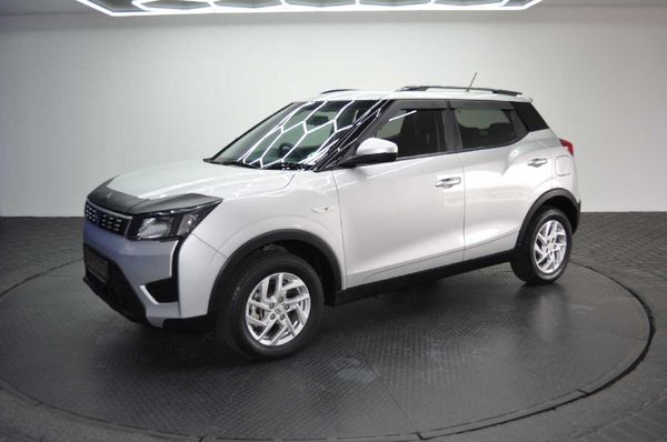 2024-Mahindra-XUV-300-15D-W6 image:12