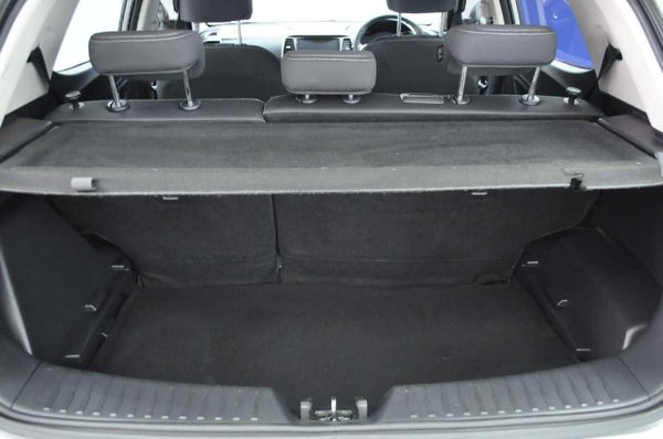2024-Mahindra-XUV-300-15D-W6 image:17