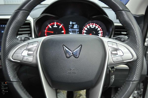 2024-Mahindra-XUV-300-15D-W6 image:21