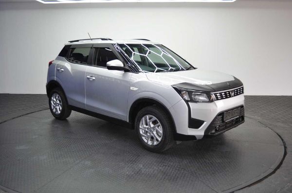 2024-Mahindra-XUV-300-15D-W6 image:4