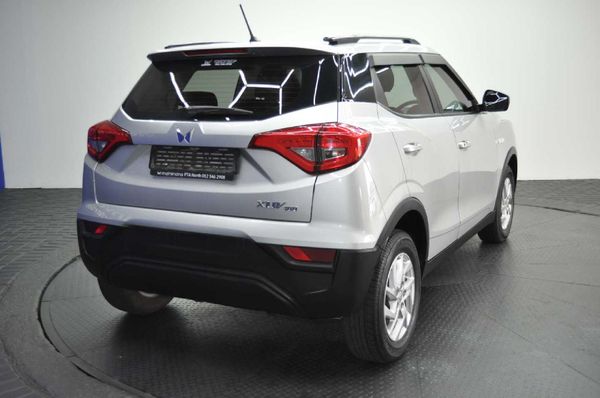 2024-Mahindra-XUV-300-15D-W6 image:7