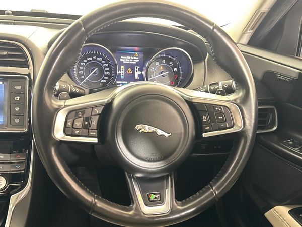 2017-Jaguar-XE-20-R-Sport-Auto-P250-SE image:12