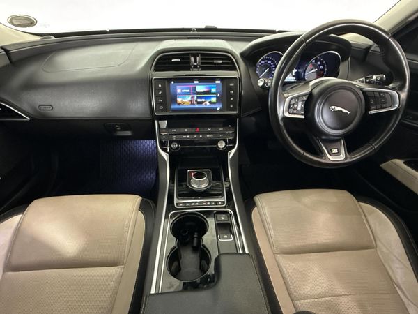 2017-Jaguar-XE-20-R-Sport-Auto-P250-SE image:1