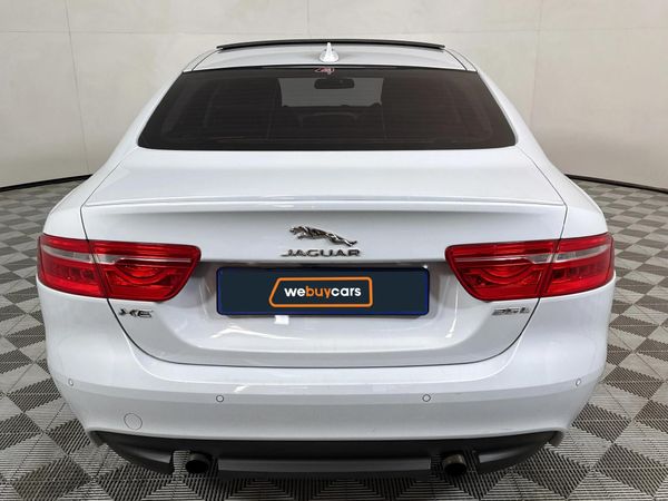2017-Jaguar-XE-20-R-Sport-Auto-P250-SE image:19