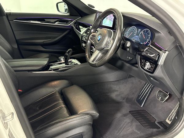 2020-BMW-5-Series-520d-M-Sport image:9