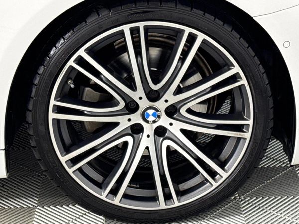 2020-BMW-5-Series-520d-M-Sport image:5