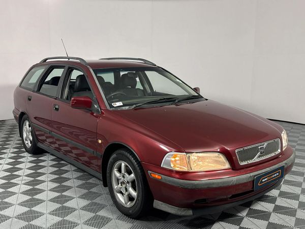 1998-Volvo-V40-20 image:7