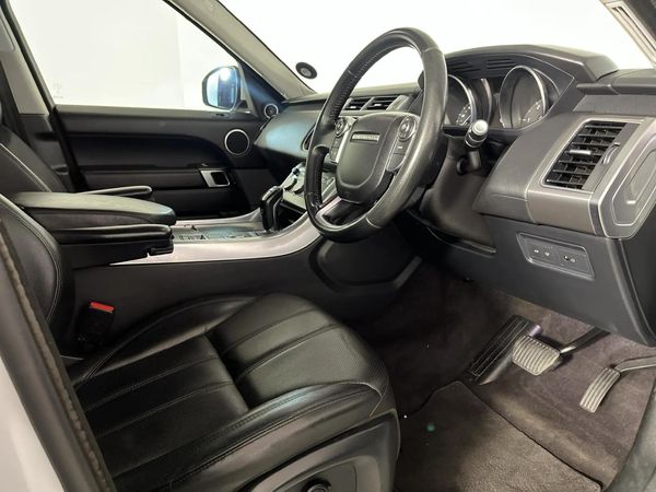 2016-Land-Rover-Range-Rover-Sport-30-SDV6-SE image:9