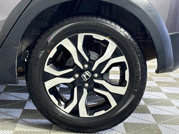 2021-Honda-WR-V-12-Comfort image:3
