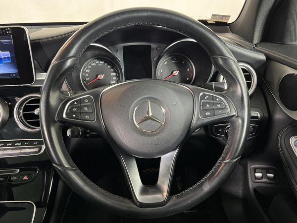 2016-Mercedes-Benz-GLC-220d image:11