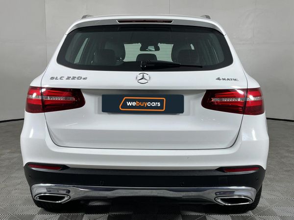 2016-Mercedes-Benz-GLC-220d image:17