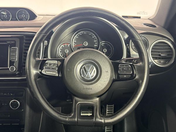 2013-Volkswagen-Beetle-14-TSI-Sport-Auto image:10