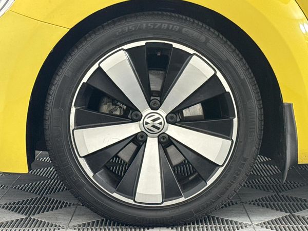 2013-Volkswagen-Beetle-14-TSI-Sport-Auto image:3