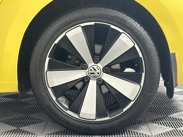 2013-Volkswagen-Beetle-14-TSI-Sport-Auto image:5