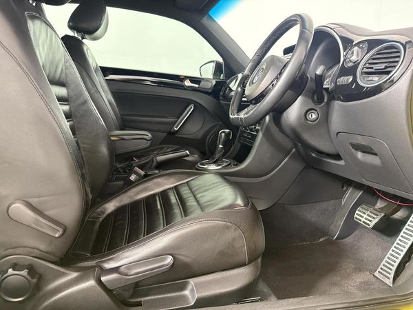 2013-Volkswagen-Beetle-14-TSI-Sport-Auto image:8